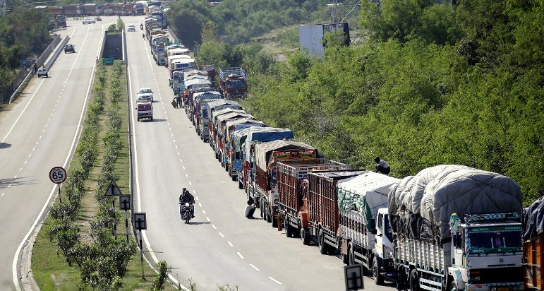 One-way LMV traffic from Srinagar on Jammu-Srinagar highway today